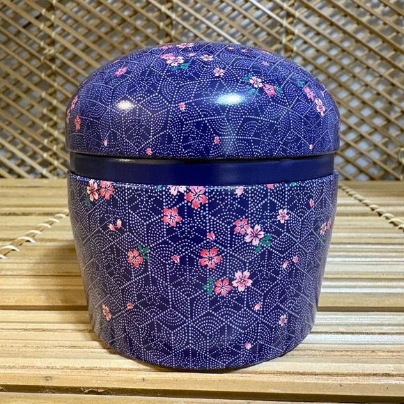 ⭐️ Free With Any Purchase! Floral Blue and Pink Decorative Container - Picture 4 of 5